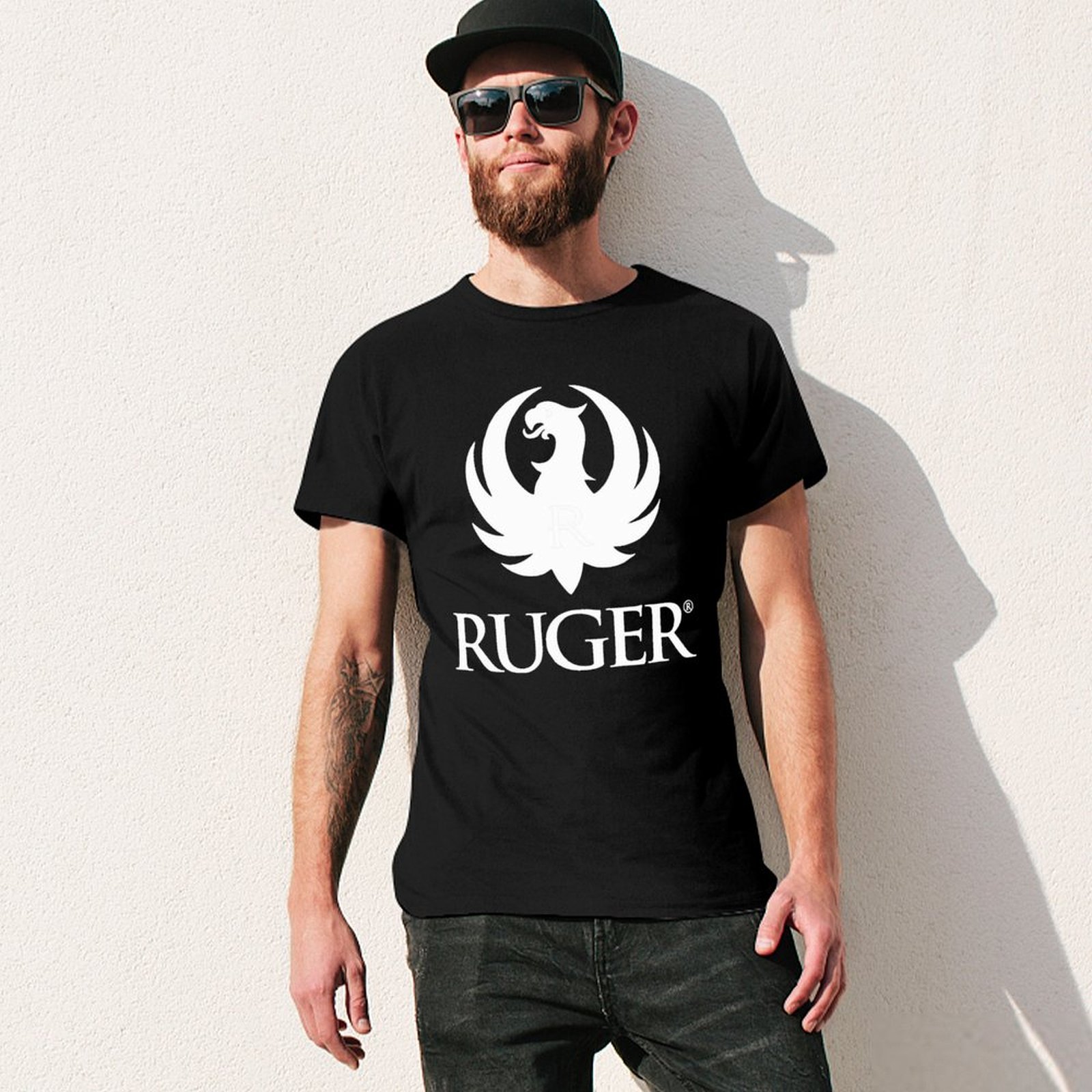 Rugerのロゴ入りグッズTシャツ、メンズ向けアニメTシャツ - Anime Merchandise For Men のレビューと価格